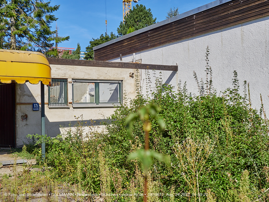24.08.2022 - Baustelle an der Niederalmstraße 16 und Hugo-Lang-Bogen 13 in Neuperlach-Trudering